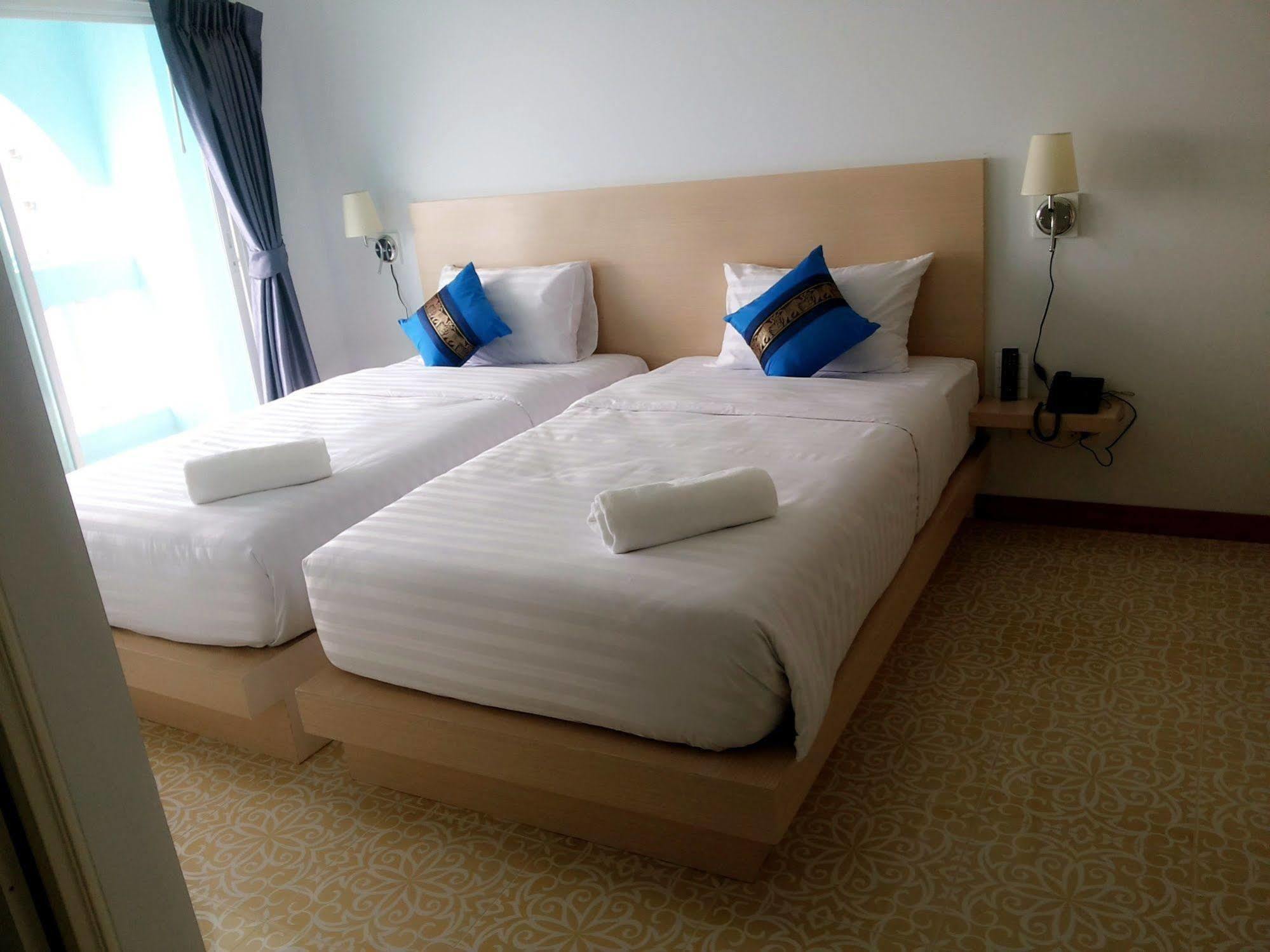 The Duck Otel Phuket Dış mekan fotoğraf