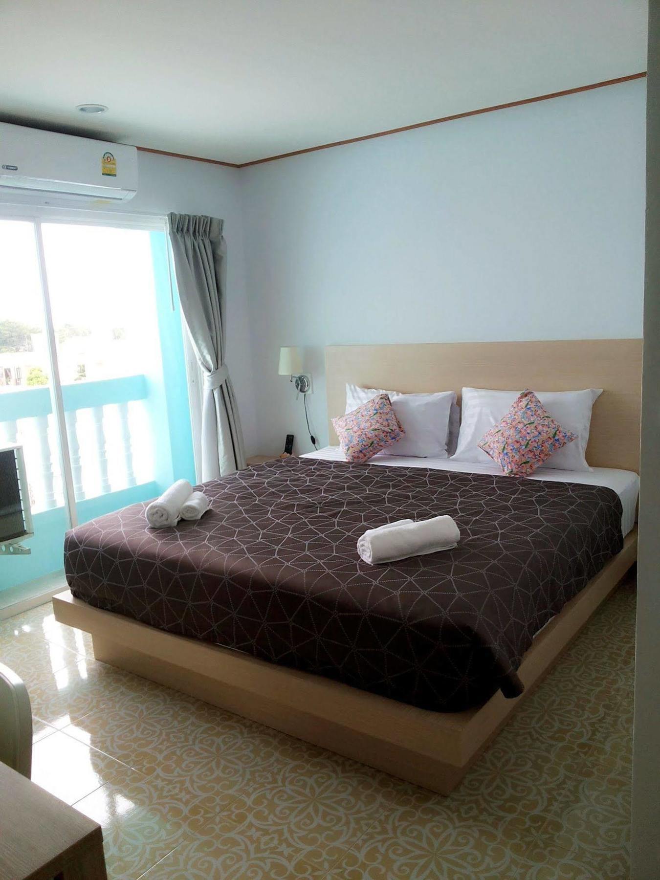The Duck Otel Phuket Dış mekan fotoğraf